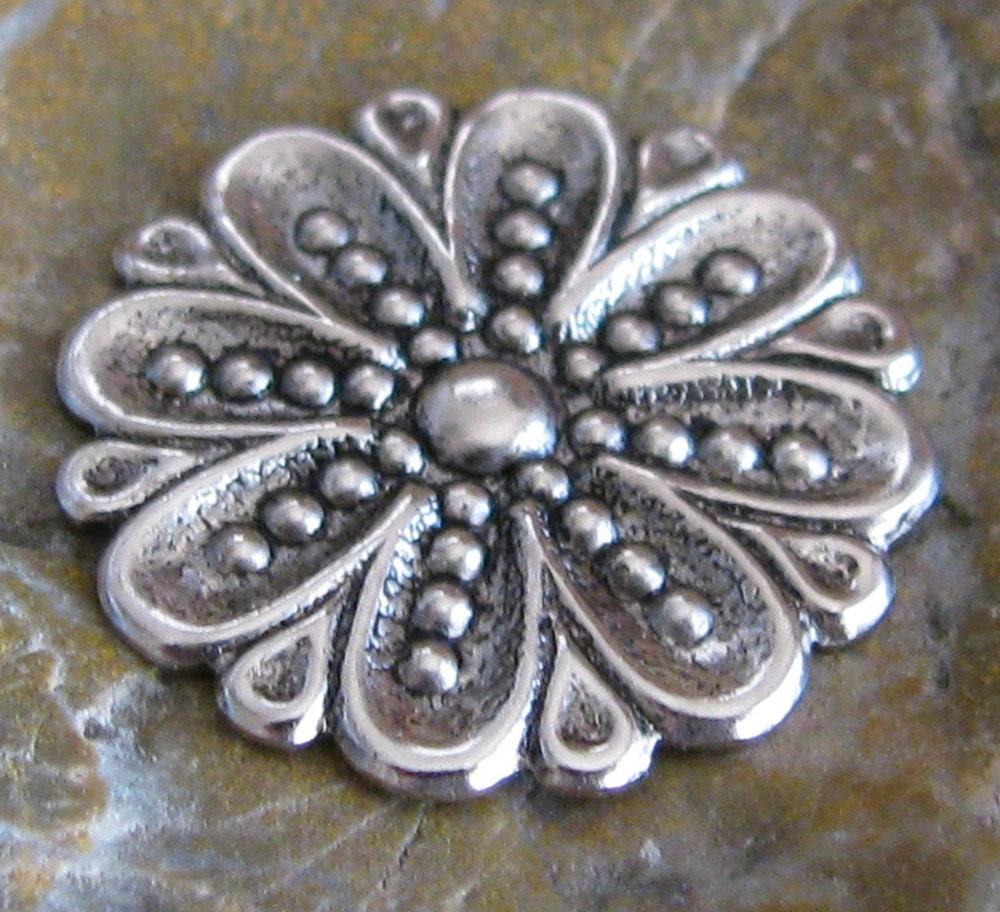 6 Antique Silver Brass Embellishment Jewelry Finding 587