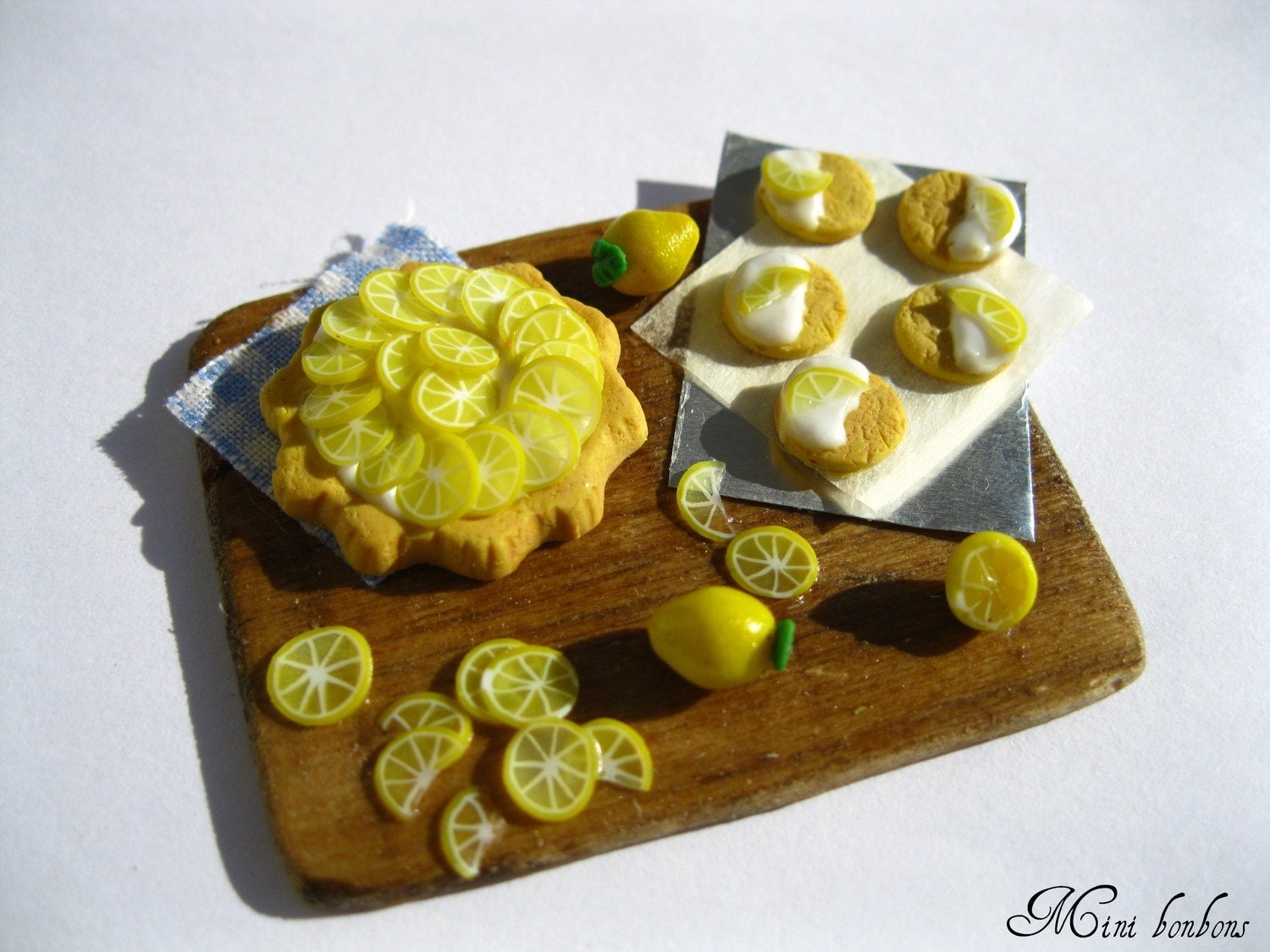 Lemon tart and cookies - Dollhouse preparation board -  - 12 th scale