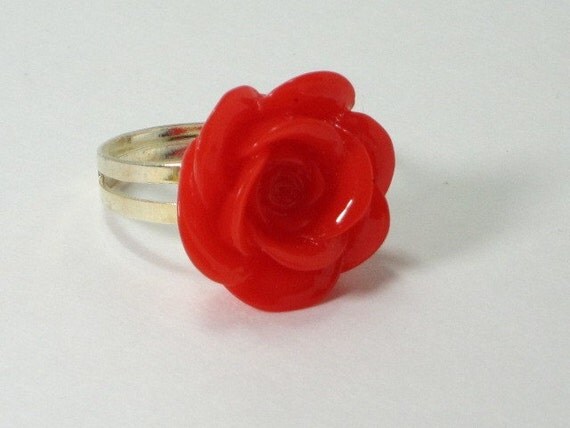 Vintage Inspired Lucite Flower Ring on Silver Adjustable Band