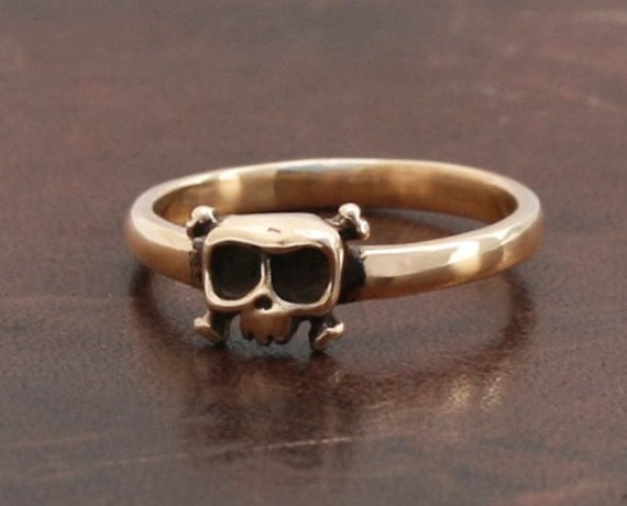 Baby Skull Ring'Louie' in 14KT Gold Wedding Engagement