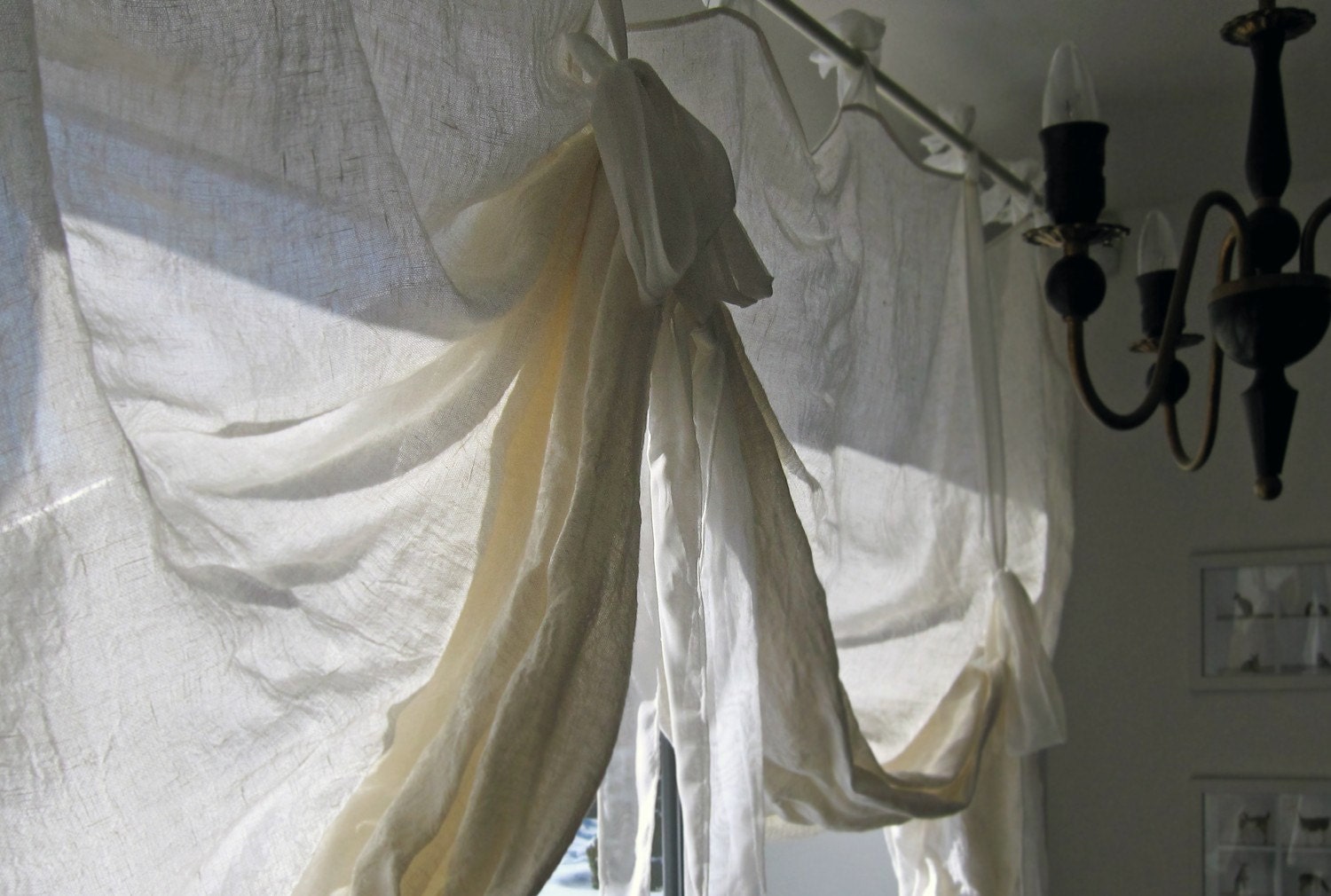 Draped linen curtains Pearly White