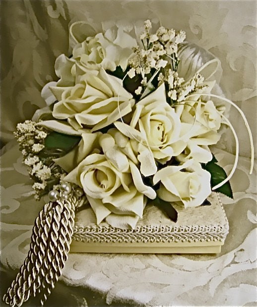Wedding Card Box Elegantly Prewrapped gift box zoom Antique White Roses