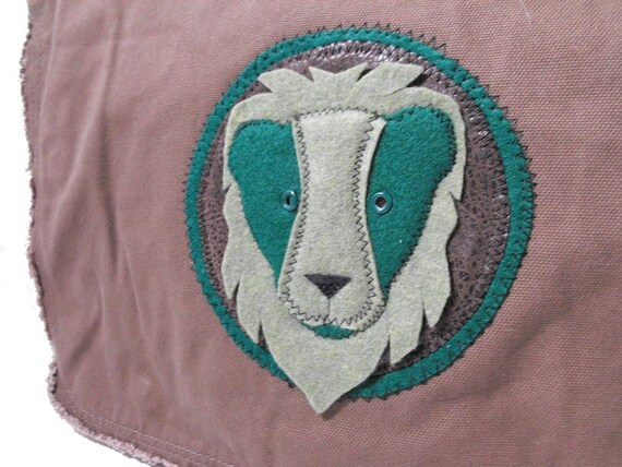 Green Lion - Messenger Bag - Large Cross Body Style for School, Travel, Book, Laptop