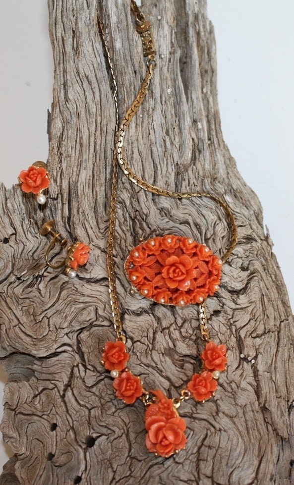 Vintage Molded Plastic Coral Rose  Pearl Necklace Set