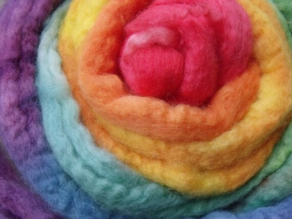 4 oz BFL Top in Rainbow