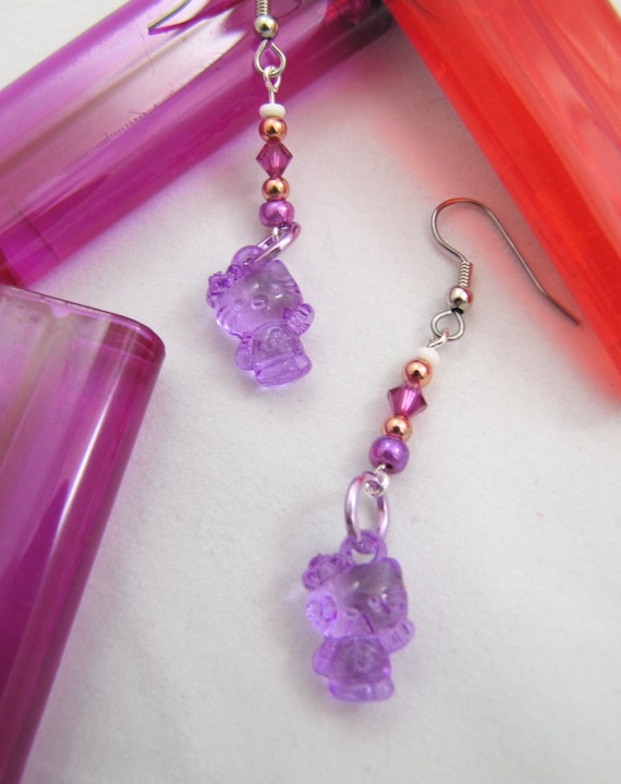 Lucite Hello Kitty Earrings: gold and white seed beads, pink swarovski crystal, pinkish-purple clear hello kitty beads