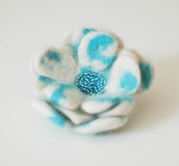 Felt flower brooch Felt flower brooch