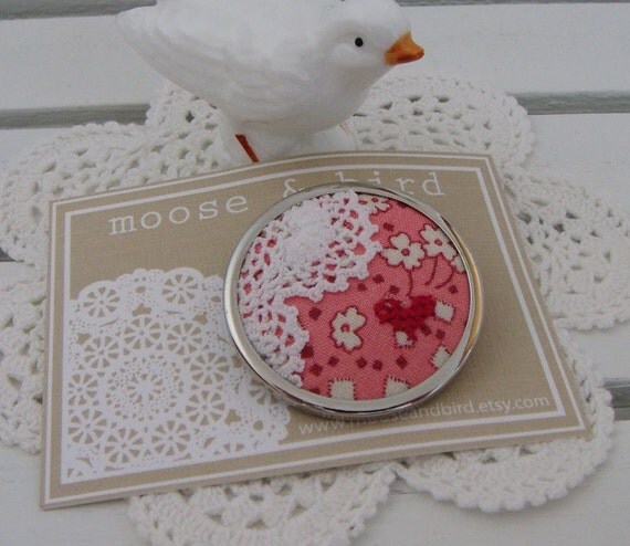 Doily Brooch (203)