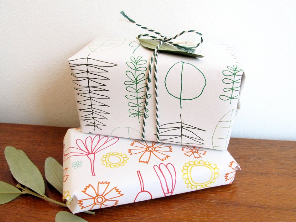Printable gift wrap paper - leafs and flowers