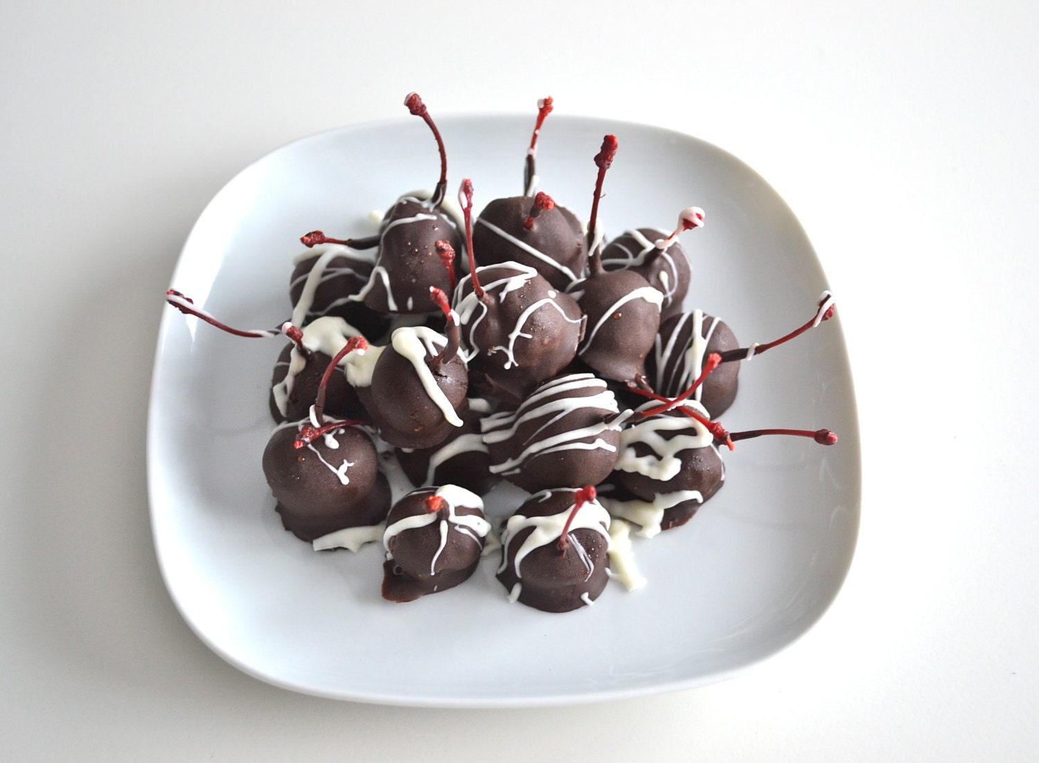 Chocolate Covered Cherries: Real Cherries and Belgian Dark Chocolate A Bit of Heaven on Earth 2 dozen