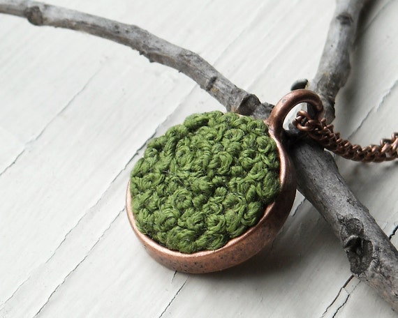 Moss Necklace, Woodland Fall Fashion, Forest Green Embroidery, Nature