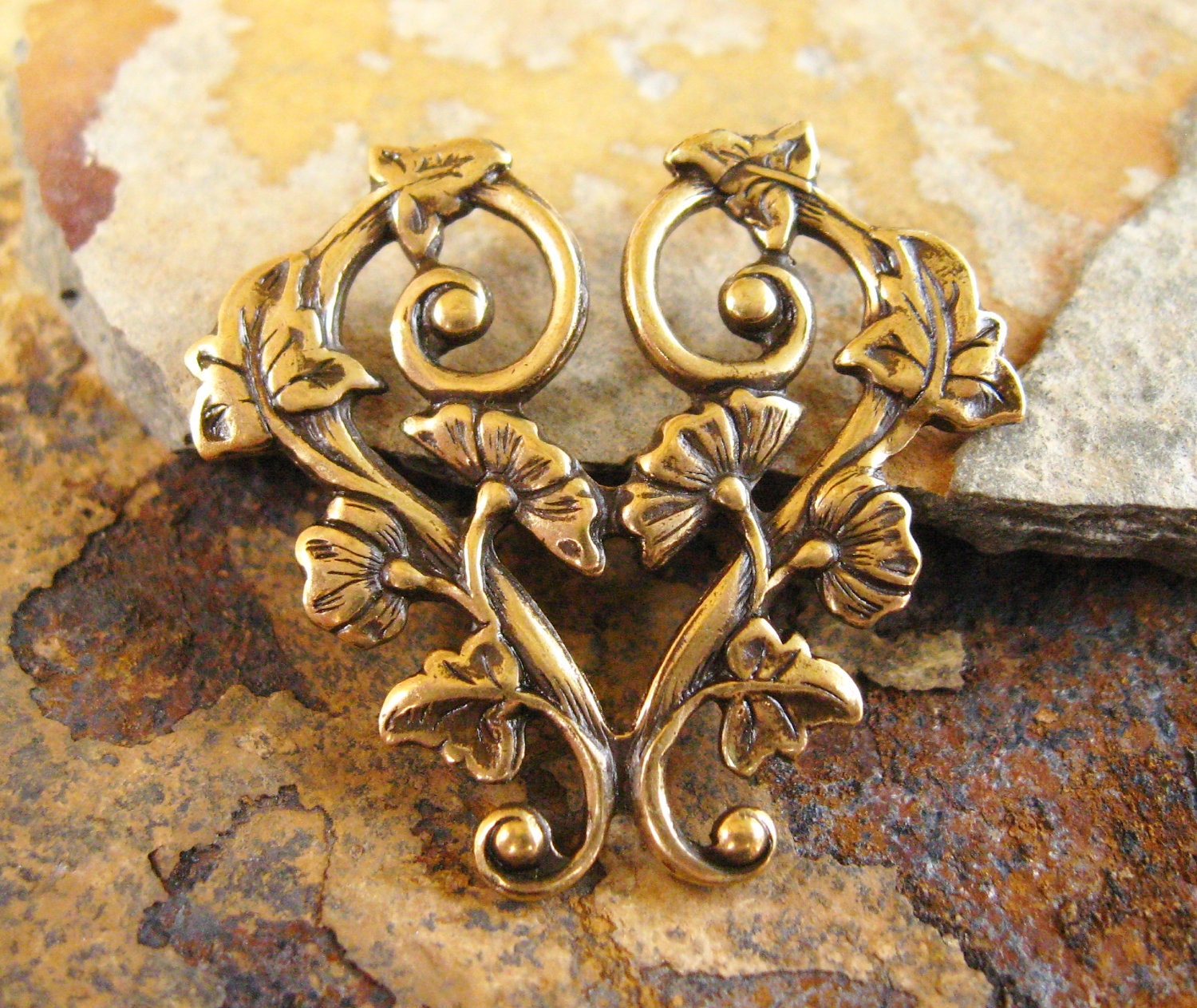 1 Antique Gold Morning Glory Heart Pendant 30mm x 28mm -  Trinity Brass Co. LOW SHIPPING