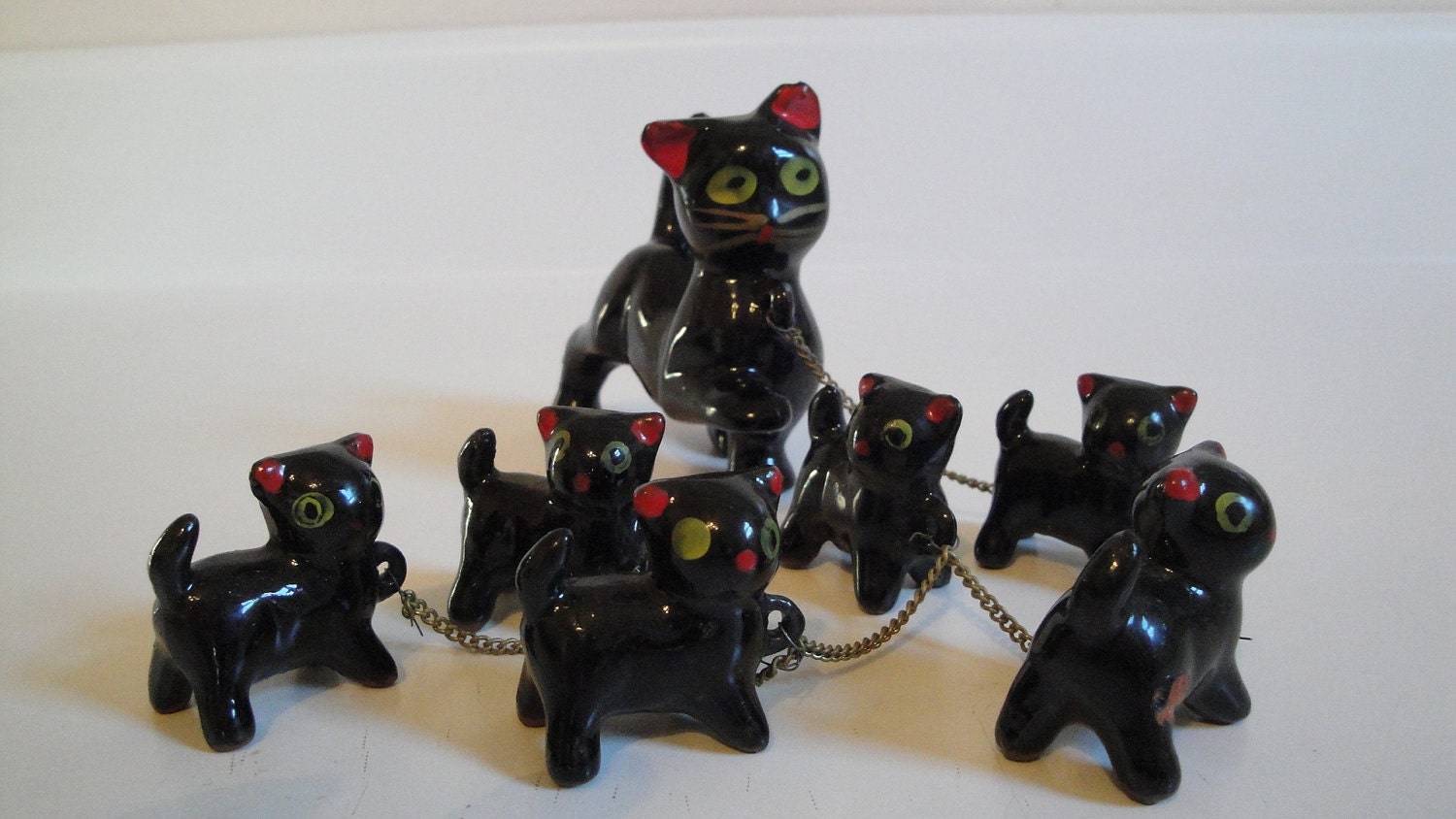 Vintage 1940s Cat Kittens Redware Japan 7 Figures on a Chain