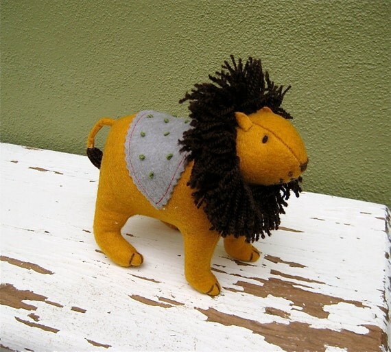 Adorable Mr. Lion made from Felt and yarn