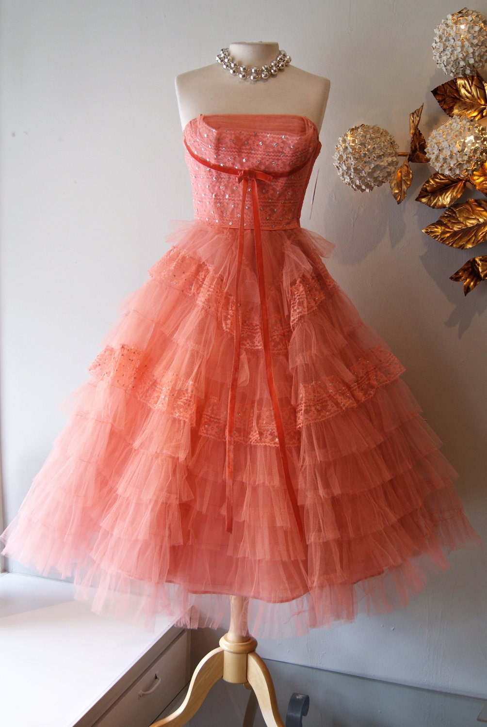 Vintage 50s Coral Cupcake Party Prom Dress Strapless Silver Polka Dots shelf Bust Full Fluffy Skirt Dream