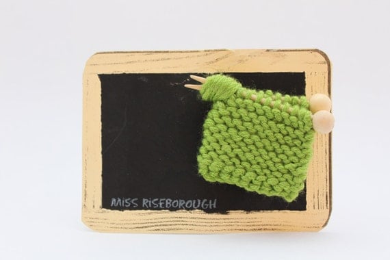 Mini knit brooch GREEN