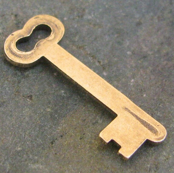 6 Antique Brass Small Victorian Key Charm Jewelry Finding 1302