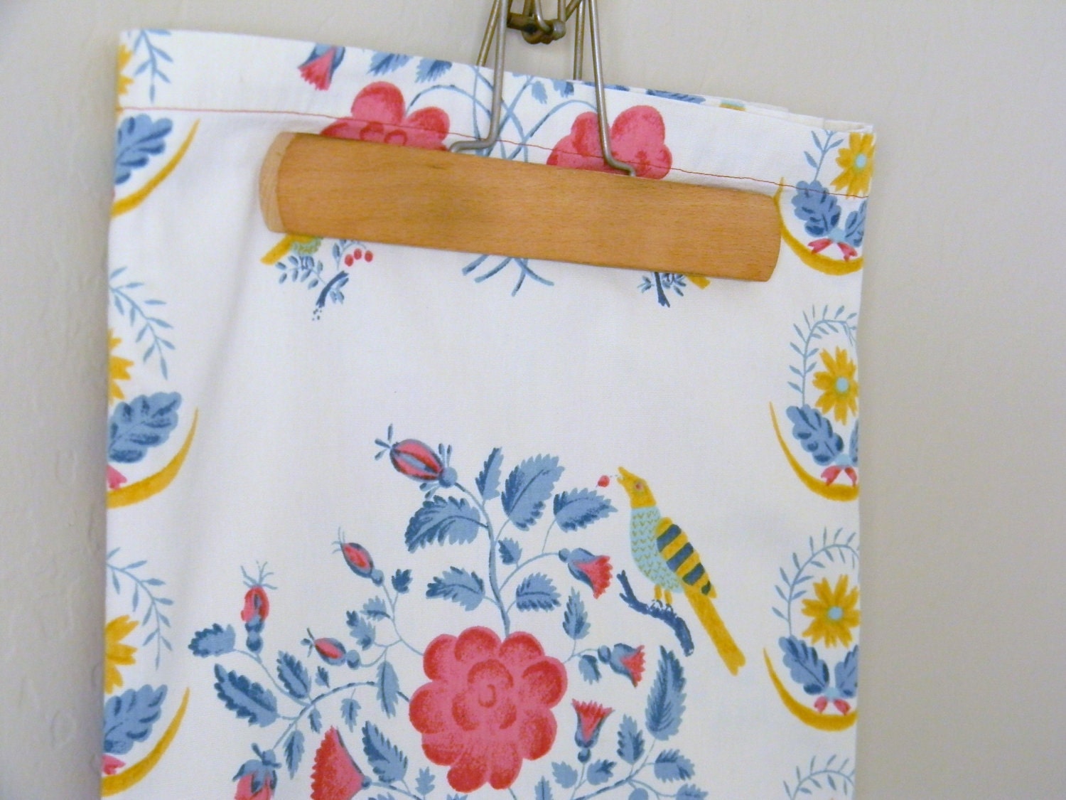 Vintage Tablecloth - Song Bird 48" x 50"