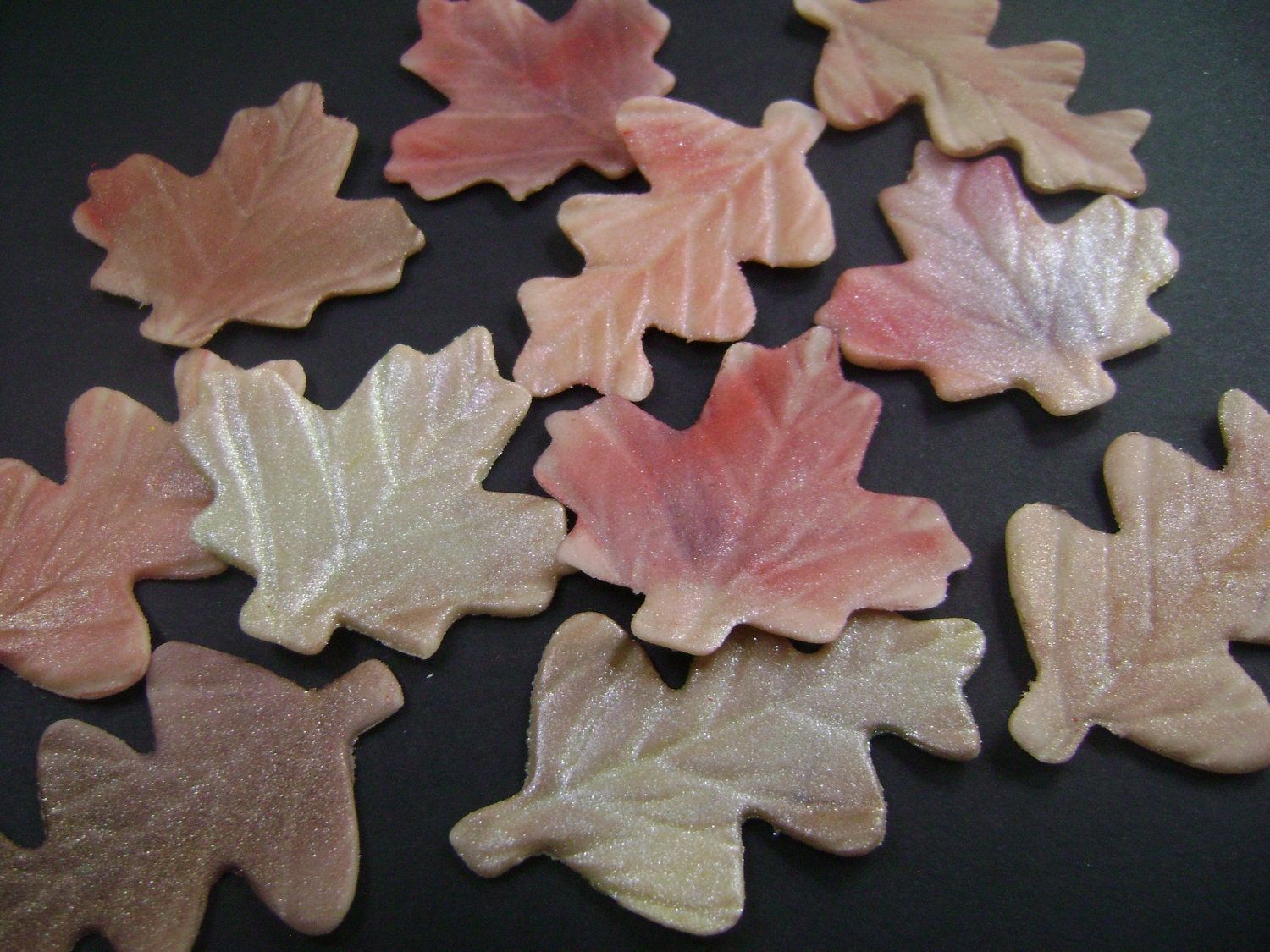 fondant Autumn leaves for cakes and cupcakes