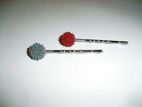 Flower Bobby Pin Set - Red and gray Mum's will look great in your hair this fall