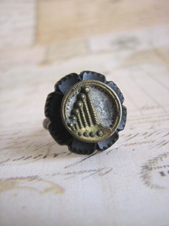 Antique Button Ring, black and gold Art Deco style