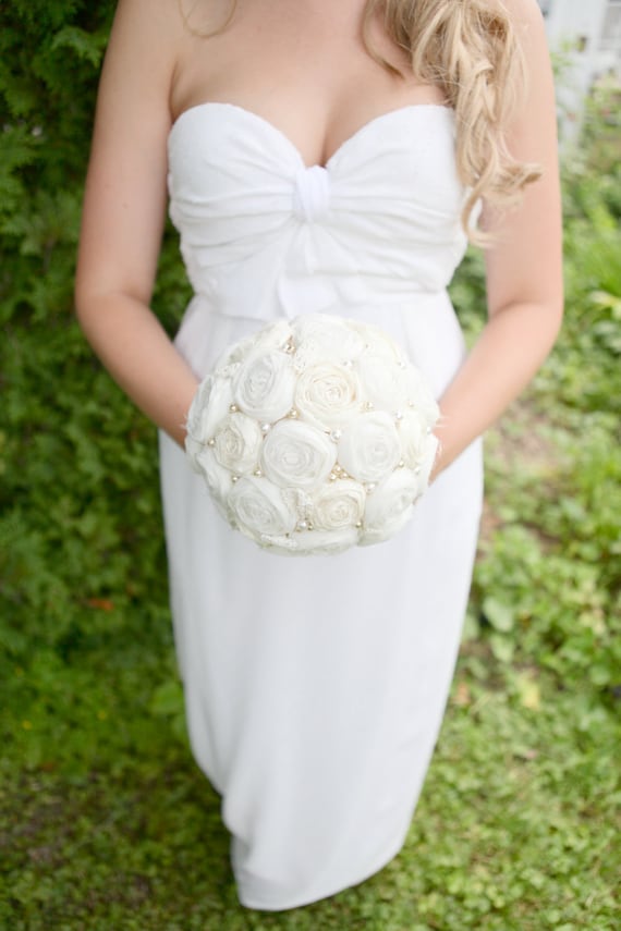 Ljubezenbrew - Signature Fabric Rosette Bridal Bouquet