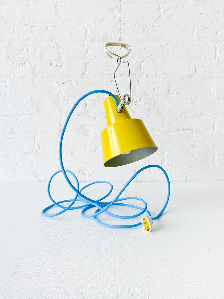 Vintage Clip Light - Retro Work Lamp w/ Blue Color Cord