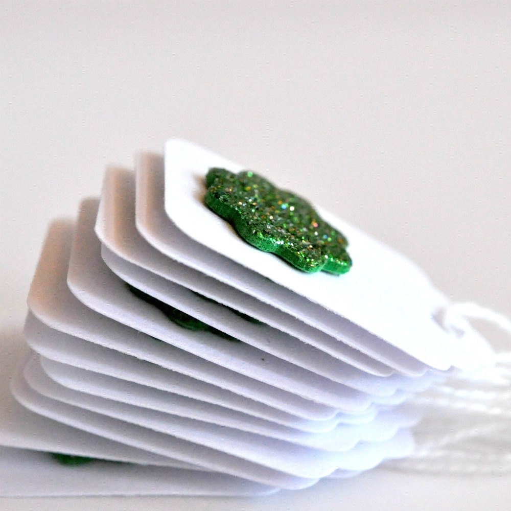 12 Green Glitter Sunburst Mini Tags Threaded White