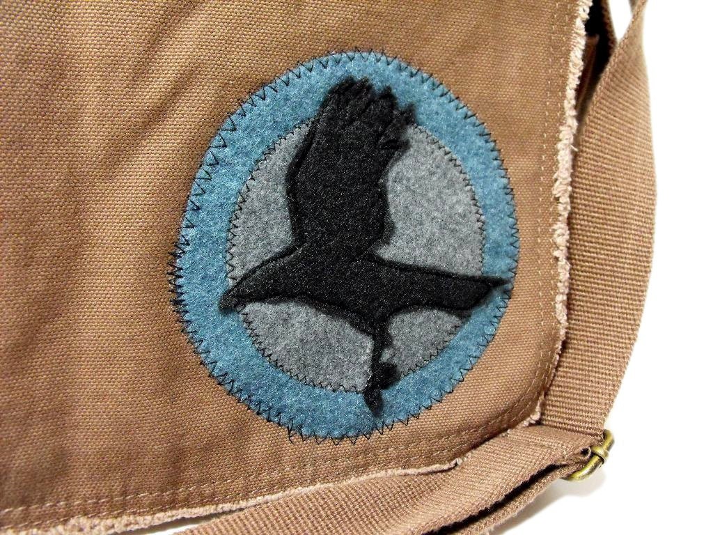 Game of Thrones Dark Wings Crow - Messenger Bag - Large Cross Body Style for School, Travel, Book, Laptop