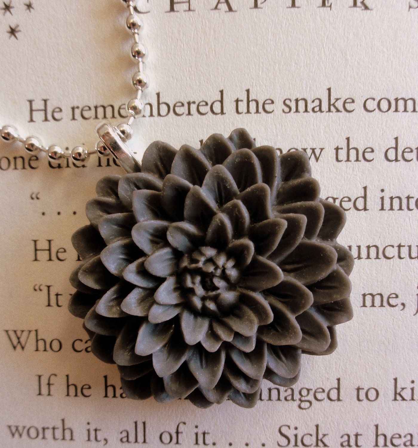 Large Gray Chrysanthemum Necklace