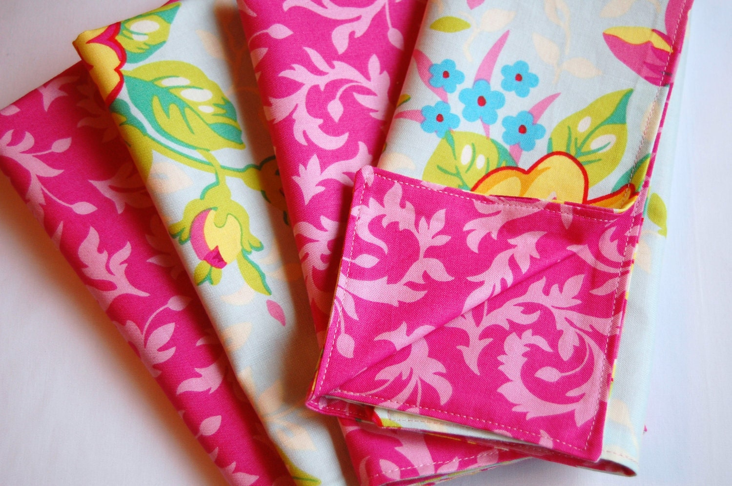 REVERSIBLE Floral Aqua Pink Fabric Napkins, Heather Bailey Pop Garden, Eco Friendly Cloth, Reusable, Set of 4, Lunch, Dinner