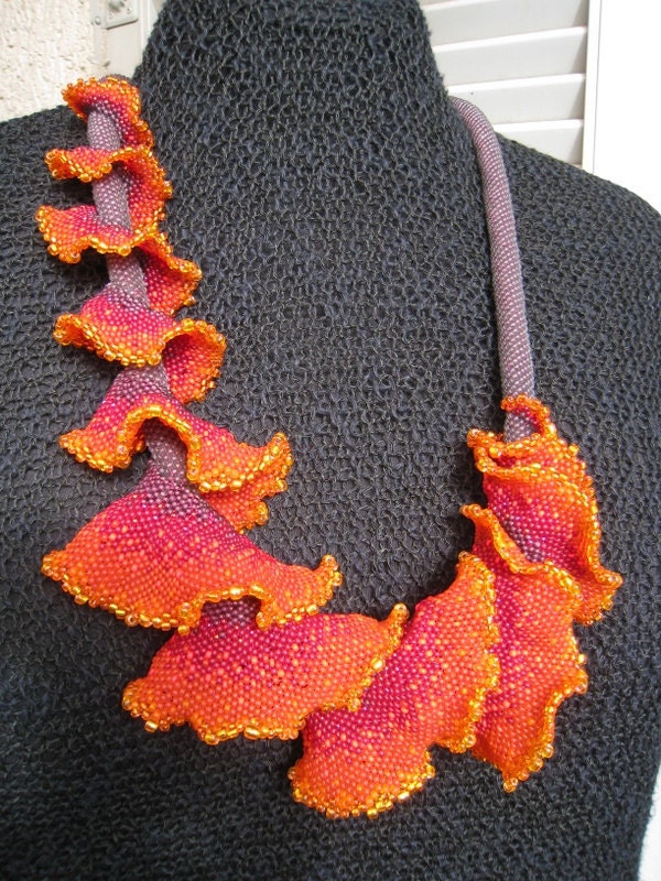 TOTALLY TWISTED necklace created for the Etsy Beadweavers Team november challenge.