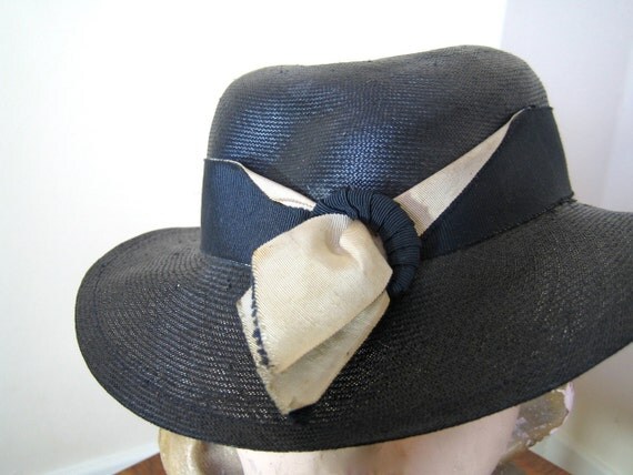 1930s Hat - dark blue straw sporty 30s English hat with cream and blue trim