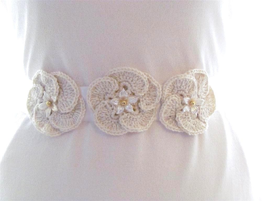 Crocheted Flower Wedding Dress Belt Bridal Decoration Lovely Ivory White Irish Lace Satin Belt with Flowers for the Bride to Be