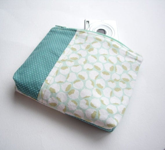 Gadget pouch in soft green