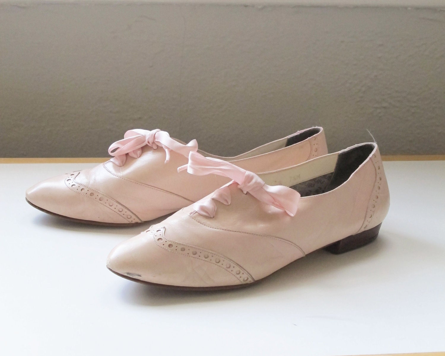 Shoes / Oxford / Pale / Pink / Flats / Lace up / Size 7.5