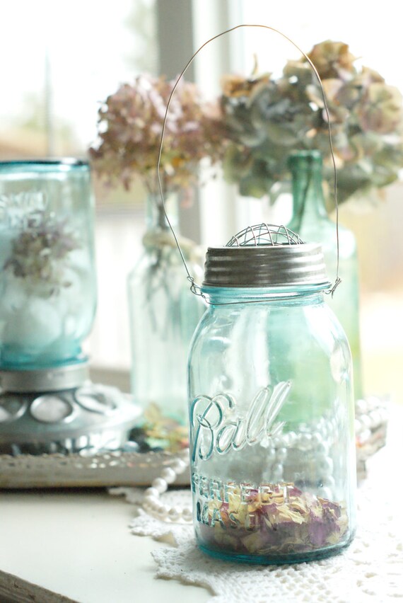 Hanging Antique Blue Jar with Frog Lid
