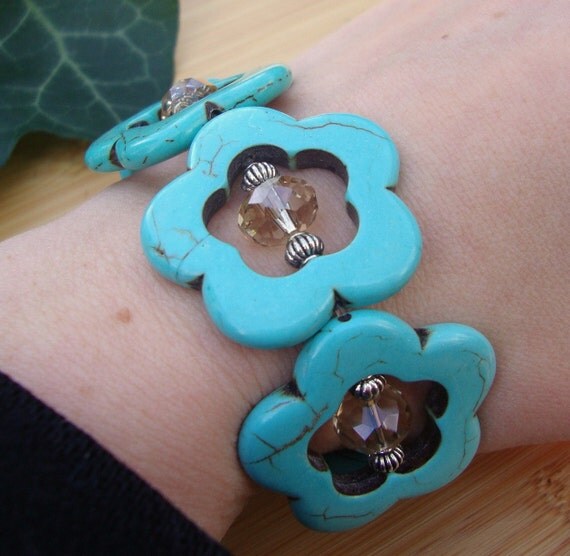 Howlite And Crystal Flower Bracelet Preview 1