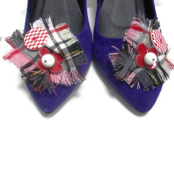 Red,black,white Tartan shoe clips