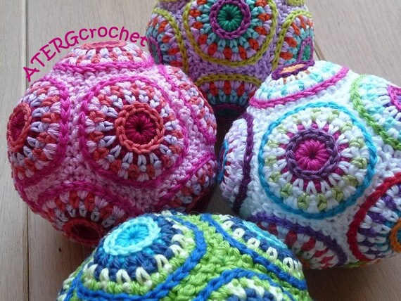 Crochet pattern colorful circle ball by ATERGcrochet