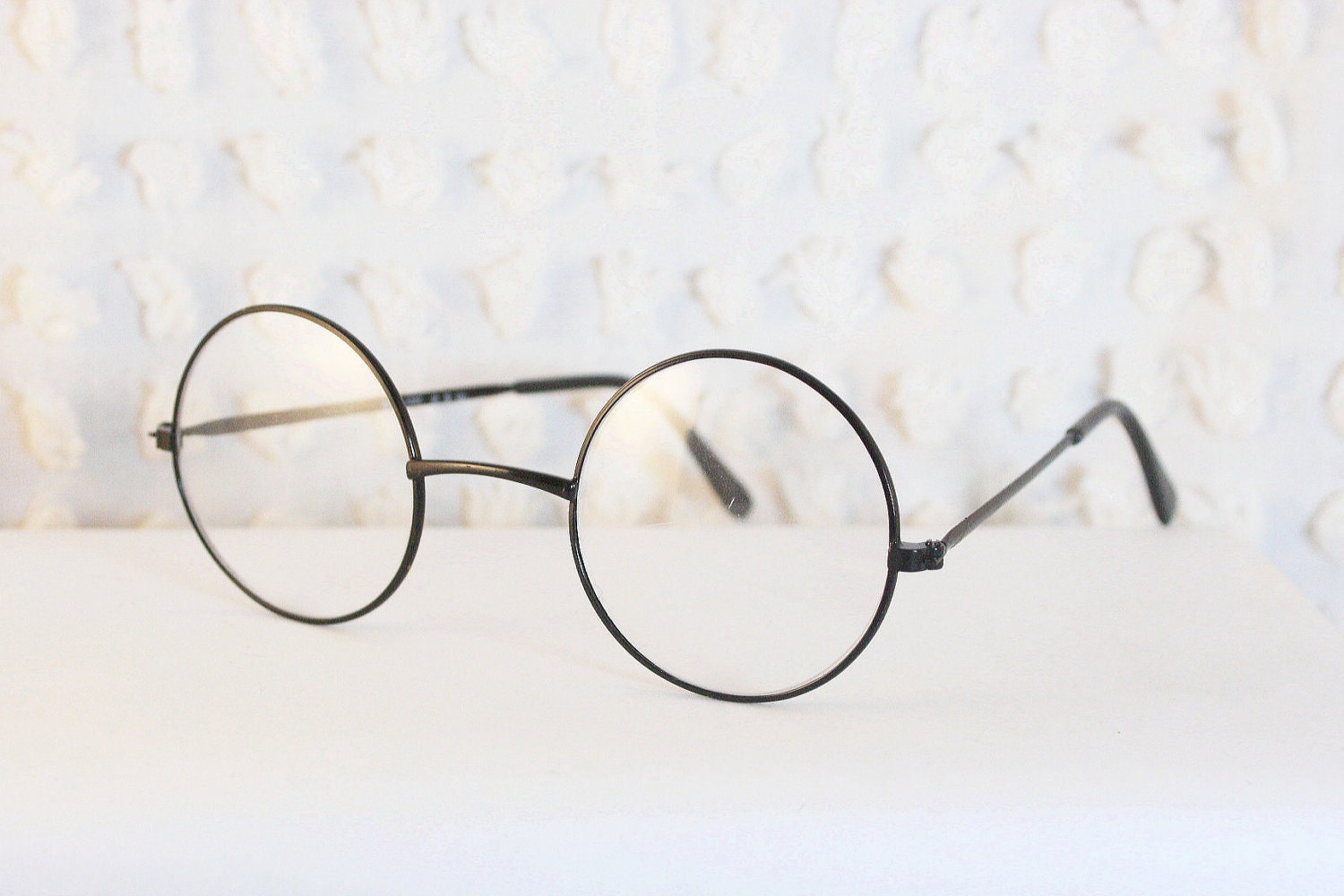 Round Hyper Minimal 1990's Eyeglasses Black Wire Rim Frame Non Prescription Dead Stock