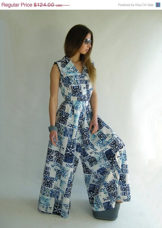 Holiday Sale Blue White Hawaiian Vintage 70s by empressjade from etsy.com