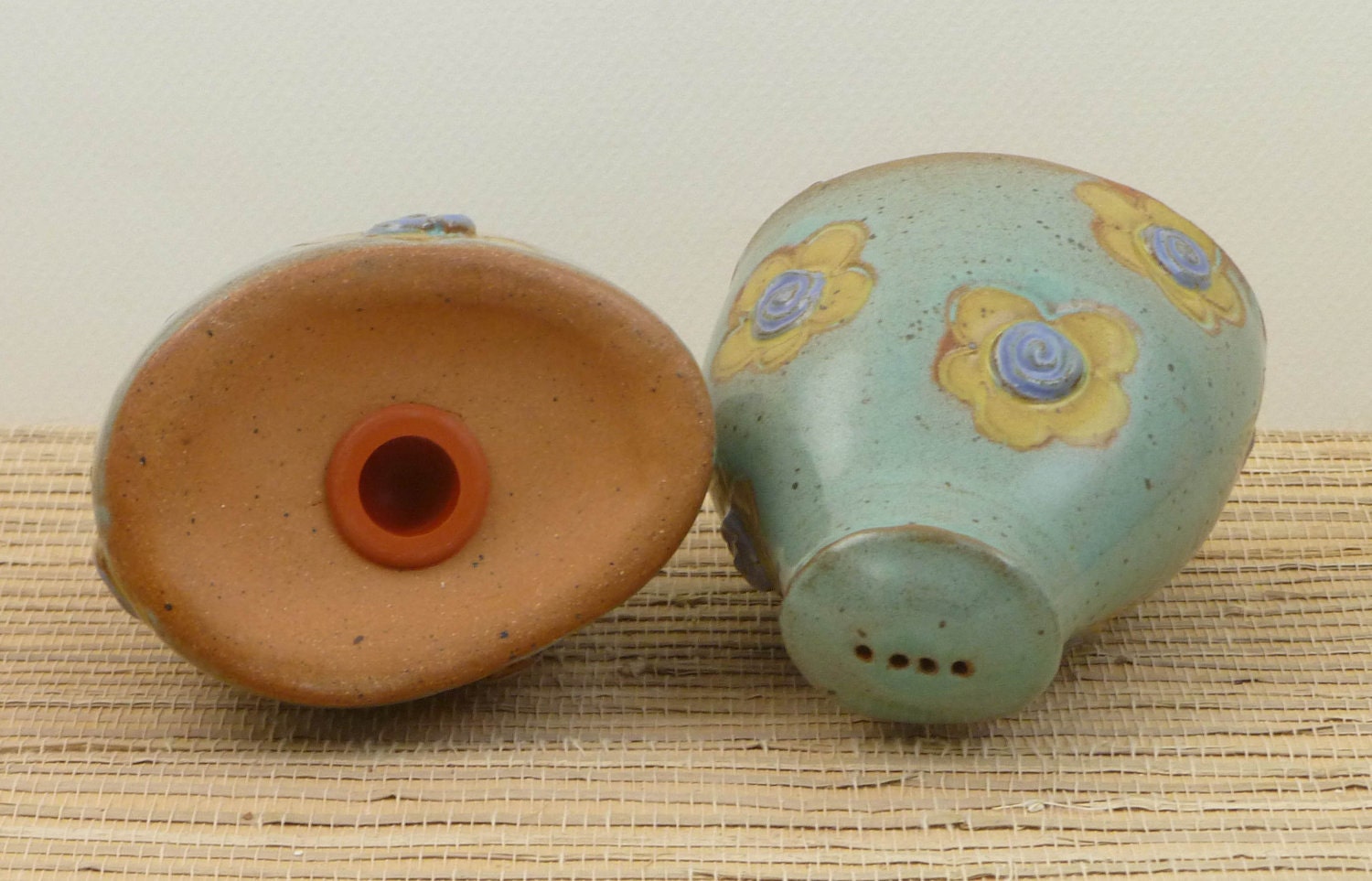 Ceramic salt and pepper set