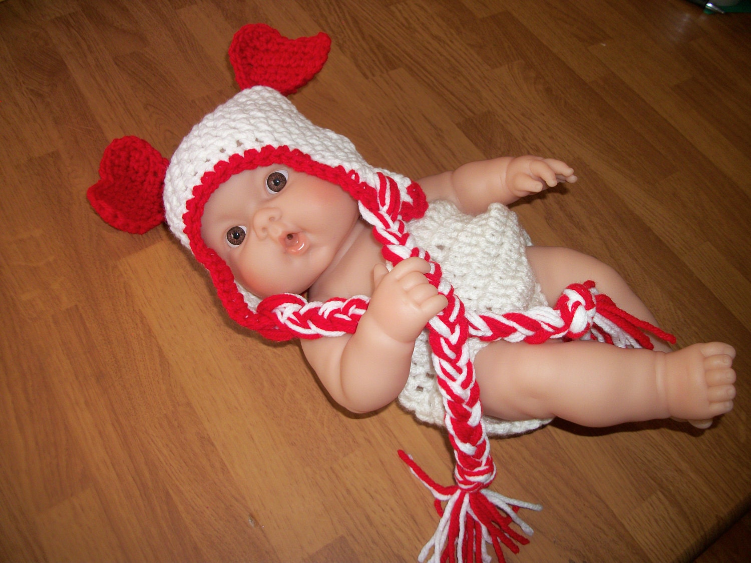 0-3 Month Valentine Hat and Diaper Cover Set - Photo Prop Red and White