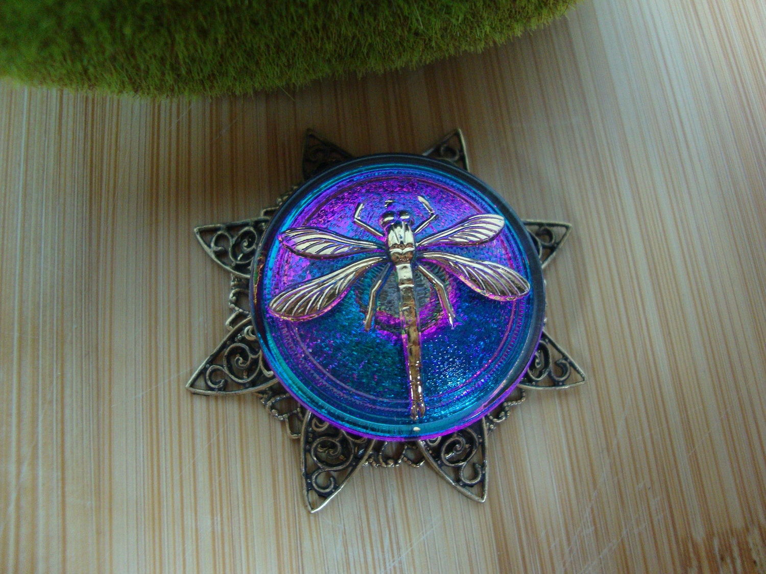 Irridescent Purple Glass Dragonfly Pin/Pendant Preview 2