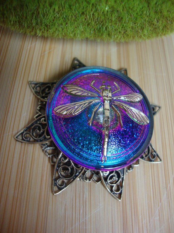 Irridescent Purple Glass Dragonfly Pin/Pendant Preview 3