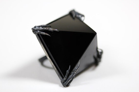 the obsidian tomb ring.