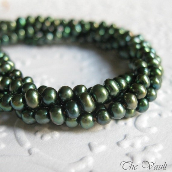 Freshwater Pearls 3mm forest green 16 inches