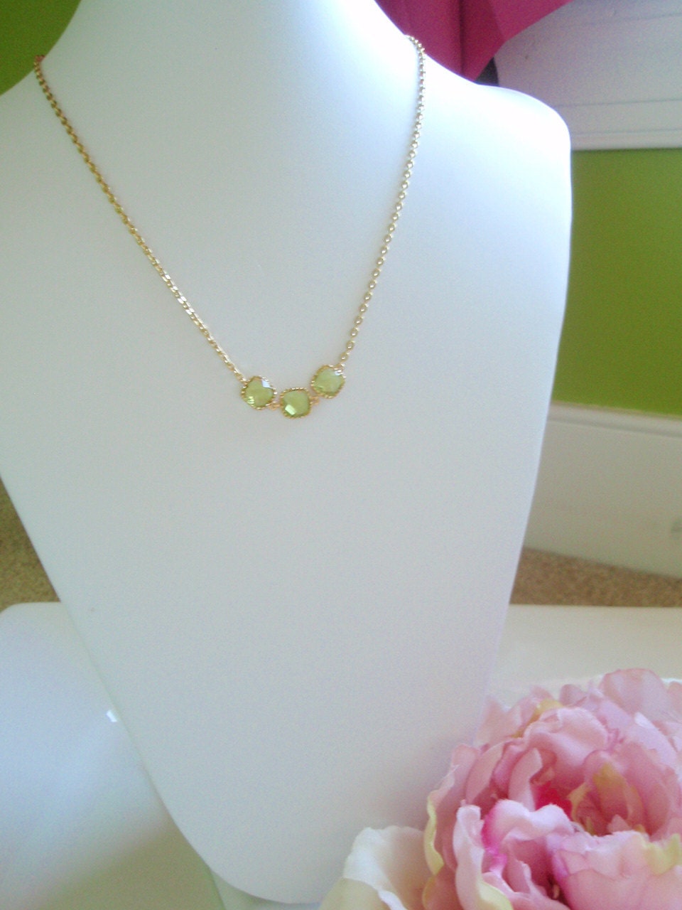 OLIVIA - Gold Wrapped Apple Green Necklace