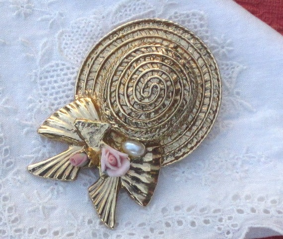 Vintage 1928 Hat Brooch with Porcelain Roses and Faux Pearl